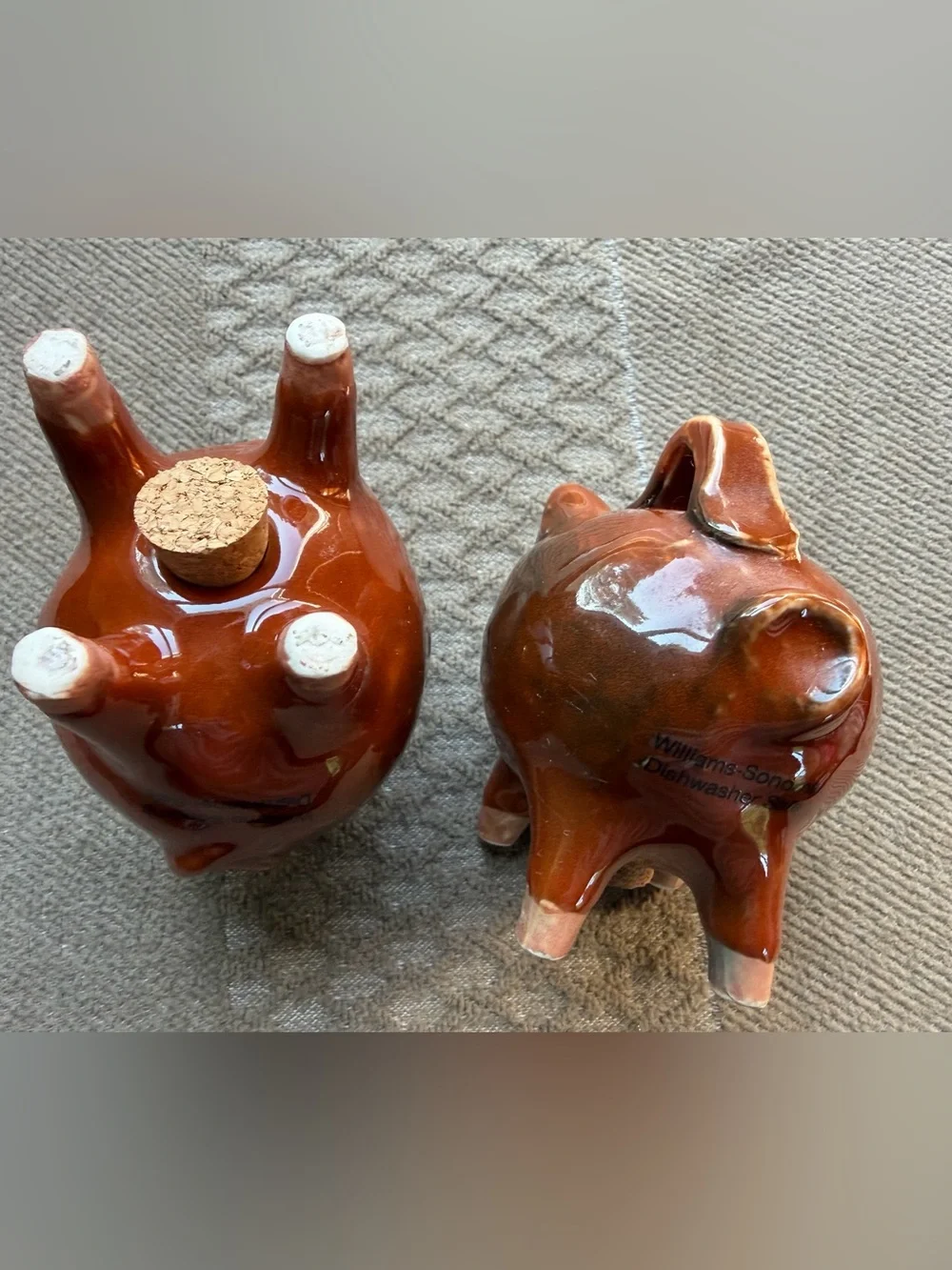 Williams Sonoma Brown Glazed pottery Ceramic Pig Salt & Pepper Shakers w/ corks